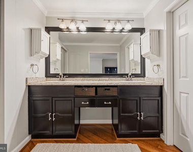 6313 Manchester Way - Photo Thumbnail 40
