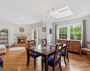 6313 Manchester Way - Photo Thumbnail 17