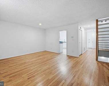 2242 Cartwright Place - Photo Thumbnail 22