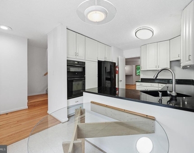 2242 Cartwright Place - Photo Thumbnail 10