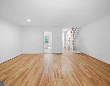 2242 Cartwright Place - Photo Thumbnail 23