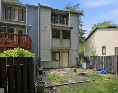 2242 Cartwright Place - Photo Thumbnail 15