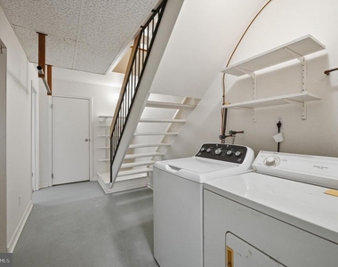 2242 Cartwright Place - Photo Thumbnail 3