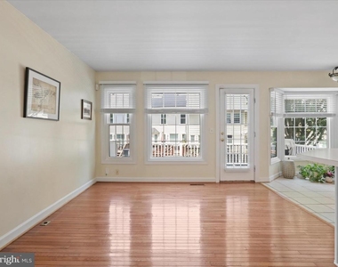 7441 Heatherfield Lane - Photo Thumbnail 9