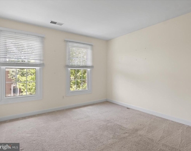 7441 Heatherfield Lane - Photo Thumbnail 18