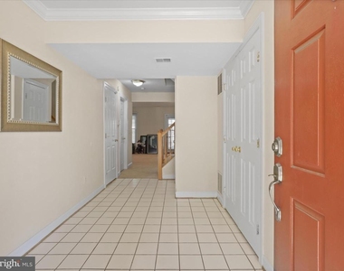 7441 Heatherfield Lane - Photo Thumbnail 2