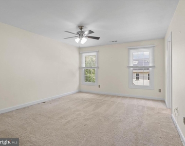 7441 Heatherfield Lane - Photo Thumbnail 14