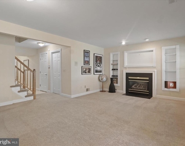 7441 Heatherfield Lane - Photo Thumbnail 3