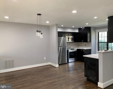 10203 Scarborough Commons Court - Photo Thumbnail 7