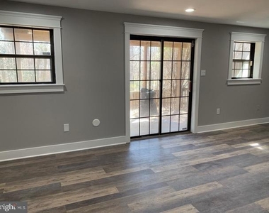 10203 Scarborough Commons Court - Photo Thumbnail 18