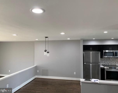 10203 Scarborough Commons Court - Photo Thumbnail 6