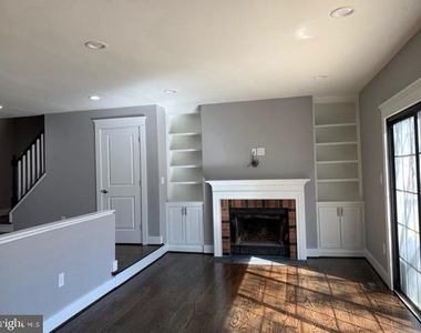 10203 Scarborough Commons Court - Photo Thumbnail 9