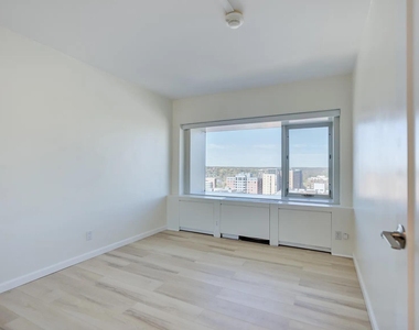 555 E William Street - Photo Thumbnail 9