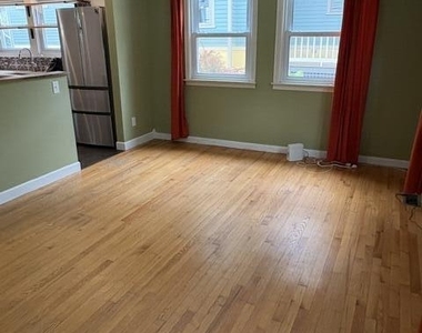 213 W Summit Street - Photo Thumbnail 9