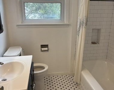 213 W Summit Street - Photo Thumbnail 6