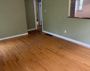 213 W Summit Street - Photo Thumbnail 10