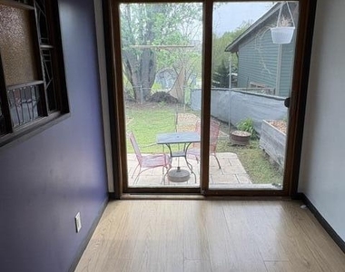 213 W Summit Street - Photo Thumbnail 11
