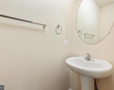 109 Splendor Garden Way - Photo Thumbnail 20