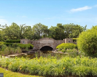 109 Splendor Garden Way - Photo Thumbnail 35