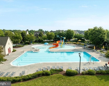 109 Splendor Garden Way - Photo Thumbnail 39