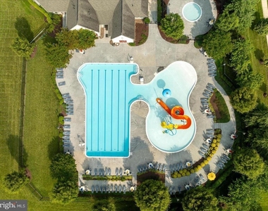 109 Splendor Garden Way - Photo Thumbnail 40