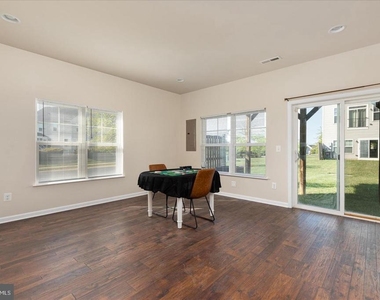 109 Splendor Garden Way - Photo Thumbnail 22