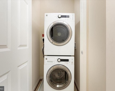 109 Splendor Garden Way - Photo Thumbnail 25