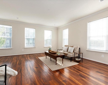 109 Splendor Garden Way - Photo Thumbnail 17