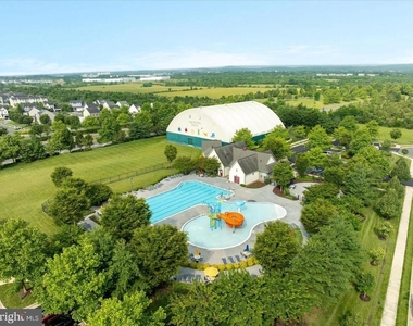 109 Splendor Garden Way - Photo Thumbnail 41