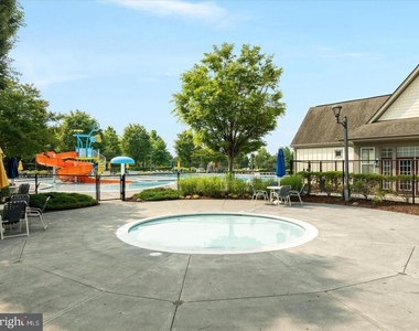 109 Splendor Garden Way - Photo Thumbnail 37