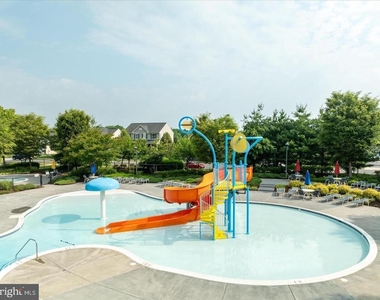 109 Splendor Garden Way - Photo Thumbnail 38