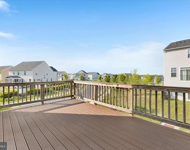 109 Splendor Garden Way - Photo Thumbnail 12