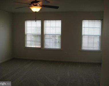 108 Monticello Square - Photo Thumbnail 9