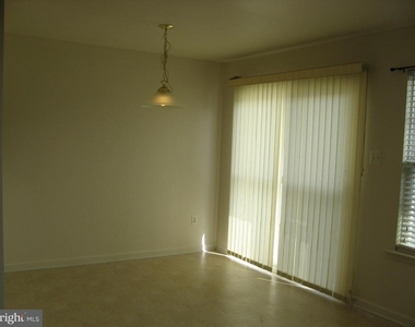 108 Monticello Square - Photo Thumbnail 8