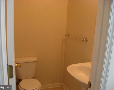 108 Monticello Square - Photo Thumbnail 4