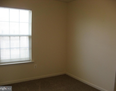 108 Monticello Square - Photo Thumbnail 15