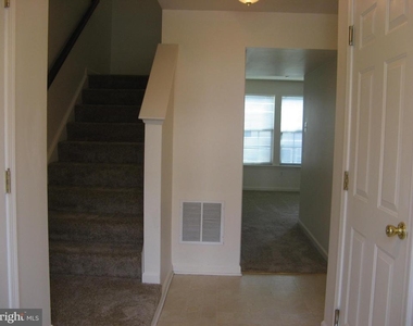 108 Monticello Square - Photo Thumbnail 2