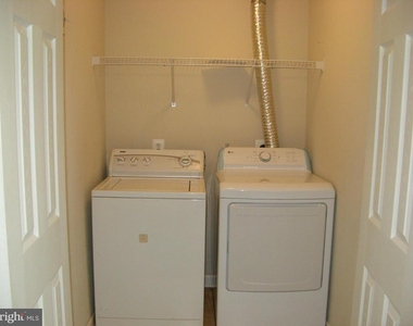 108 Monticello Square - Photo Thumbnail 5