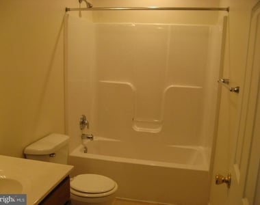 108 Monticello Square - Photo Thumbnail 17