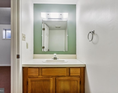 1232 Lakeview Drive - Photo Thumbnail 21