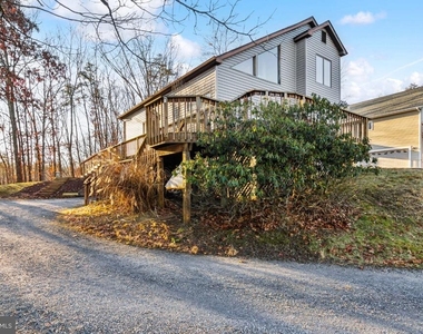 1232 Lakeview Drive - Photo Thumbnail 1