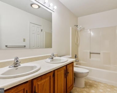 1232 Lakeview Drive - Photo Thumbnail 18