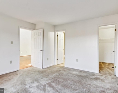 1232 Lakeview Drive - Photo Thumbnail 11