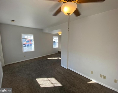1115 Winchester Street - Photo Thumbnail 4