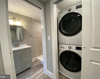 1115 Winchester Street - Photo Thumbnail 8