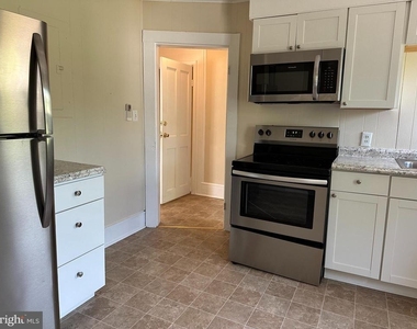 1605 Apt. B Charles Street - Photo Thumbnail 2