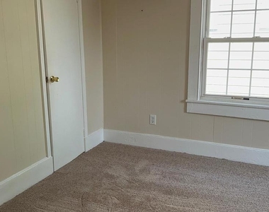 1605 Apt. B Charles Street - Photo Thumbnail 9