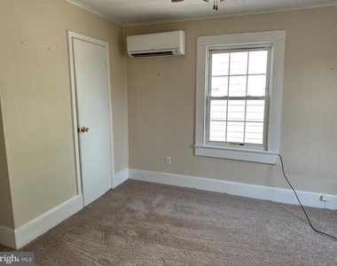 1605 Apt. B Charles Street - Photo Thumbnail 10