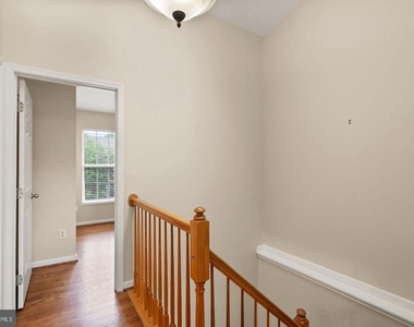 917 Rolfe Place - Photo Thumbnail 32