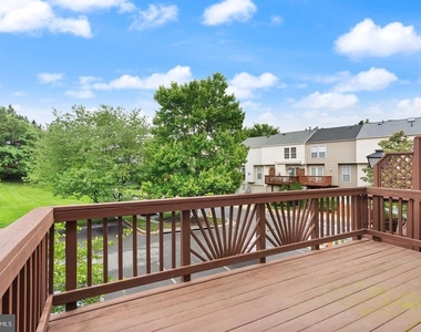917 Rolfe Place - Photo Thumbnail 23